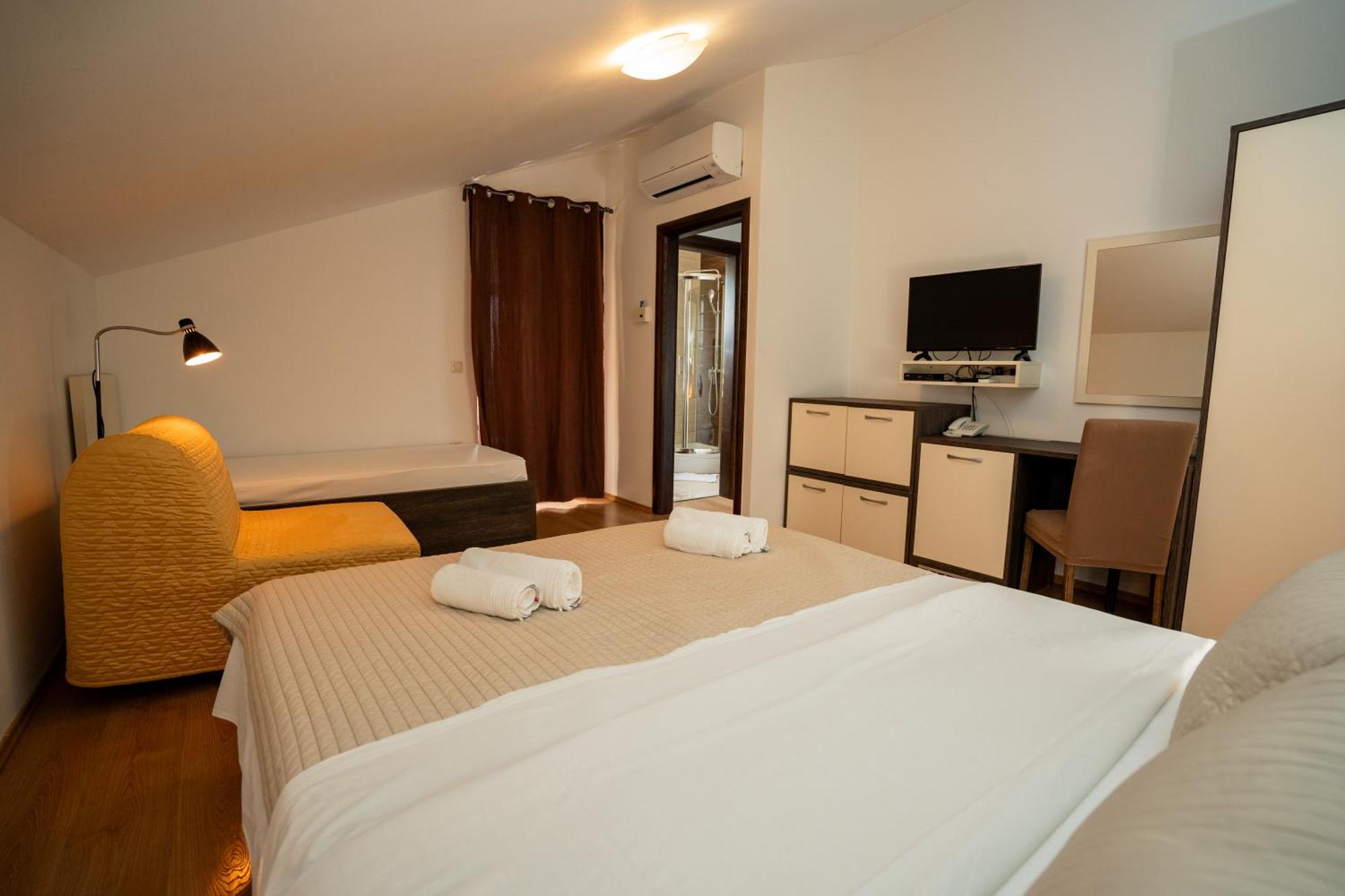 Bed & Breakfast Marta & Tona Kustići Dış mekan fotoğraf